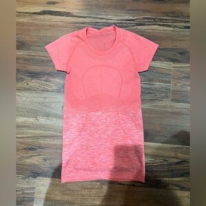 lululemon athletica Coral Swiftly Top Size 4 EUC Perfect Workout Top